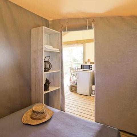 Safaritent 5 personen - Eco-lodge 4 pers (zonder sanitair) 19m² + terras 10m².