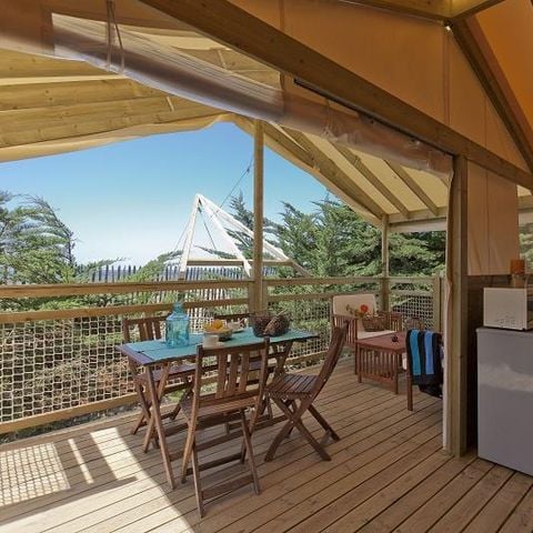 Safaritent 5 personen - Eco-lodge 4 pers (zonder sanitair) 19m² + terras 10m².