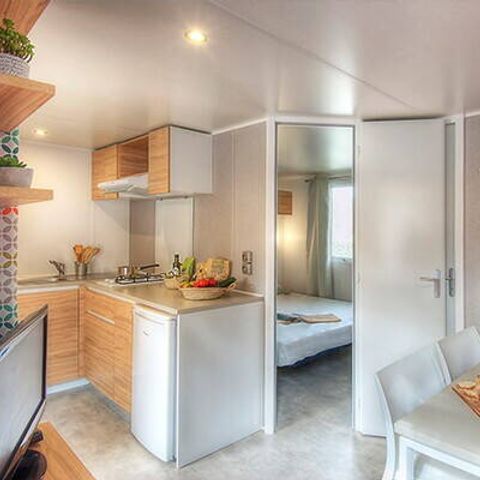 BUNGALOW 4 personnes - Mobil-home | Classic | 2 Ch. | 4 Pers. | Terrasse surélevée | 2 SDB | Clim. | TV