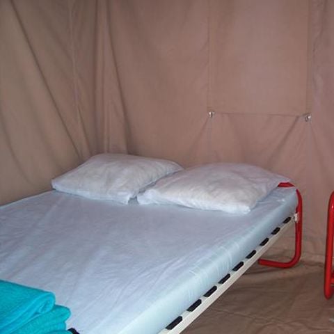 Canvas bungalow 5 persons - Without sanitary facilities