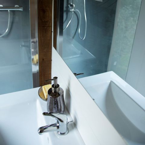 PIAZZOLA - Pacchetto Premium: piazzola 10A con Freecamp + elettricità per 2/5 persone.