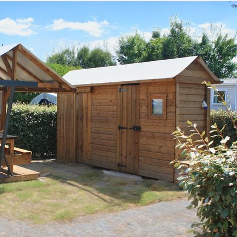 Stellplatz - Pauschale Premium: Stellplatz 10A ausgestattet mit einem Freecamp + Strom 2/5 Pers.