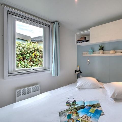 Stacaravan 6 personen - Homeflower Premium 35m² (3 kamers) + CLIM + halfoverdekt terras + TV + Bedlinnenpakket + handdoeken 6 pers.