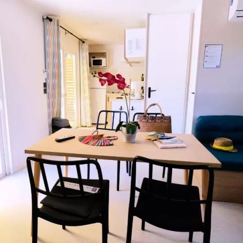 MOBILHOME 4 personas - Premium 3 Habitaciones 4 Personas Aire Acondicionado + TV