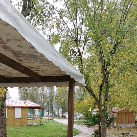 BUNGALOW 6 personnes - Mobilhome TRIO - 3 chambres, 45,5m² terrasse comprise 1/6 pers