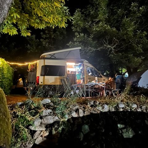 PARCELA - Caravana, furgoneta y furgón Comfort