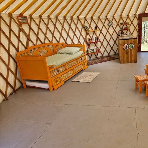 HÉBERGEMENT INSOLITE 6 personnes - Yourte 50m2 (6pers) (sans sanitaires)