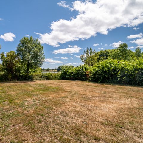 Stellplatz - Forfait Privilège - Größe XXL (1 Zelt, Wohnwagen oder Wohnmobil / 1 Auto / Strom)