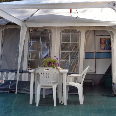 CARAVAN 4 people - ROULOTTE (without sanitary facilities)