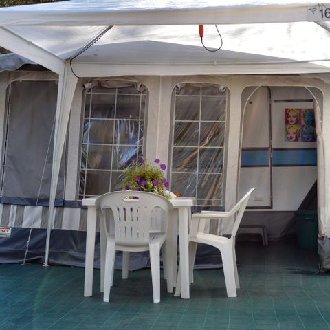 CARAVAN 4 persone - ROULOTTE (senza servizi igienici)