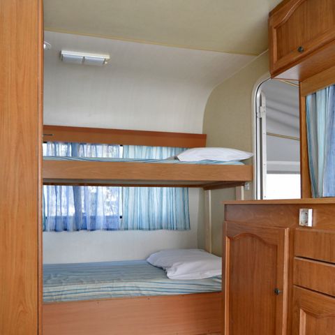 CARAVANE 4 personnes - ROULOTTE (sans sanitaires)