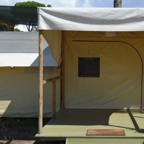 Canvas and wooden tent 4 persons - SAFARI CONFORT (without sanitary facilities)