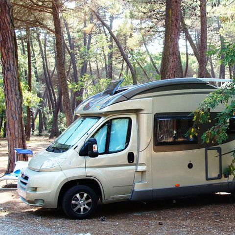 Kampeerplaats - WIDE (voor campers en caravans van meer dan 5,5 meter)