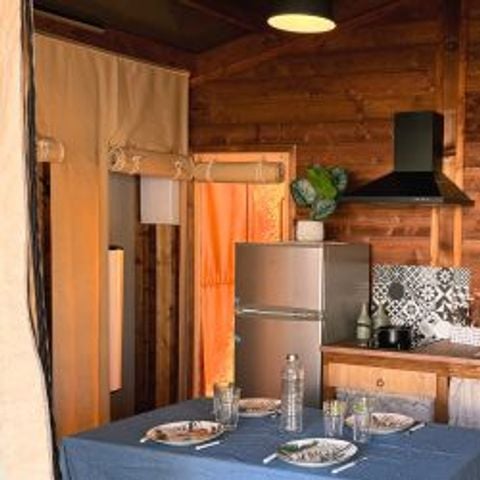 Safarizelt 2 Personen - Cottons Flower Confort 35m² - 2 Schlafzimmer - Terrasse - TV - mit Sanitäranlagen - Preis für 2 Personen