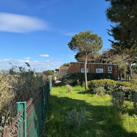 Tiny house 2 personnes - Karlotte Vue Mer Premium - 3 chambres -Terrasse -TV -Clim -Plancha -avec sanitaires - Prix pour 2 personnes