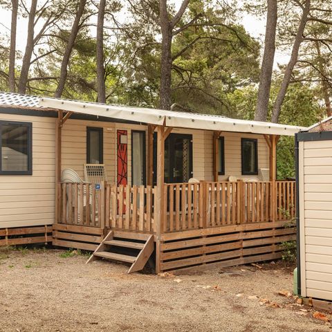 BUNGALOW 8 personnes - Mobil-home | Premium | 4 Ch. | 8 Pers. | Terrasse Lounge | 2 SDB | Clim. | TV