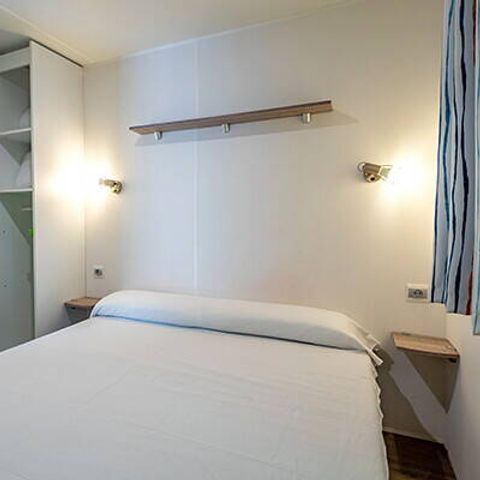 Mobilhome 5 personnes - Mobil-home | Comfort | 2 Ch. | 5 Pers. | Terrasse surélevée | 2 SDB | Clim.