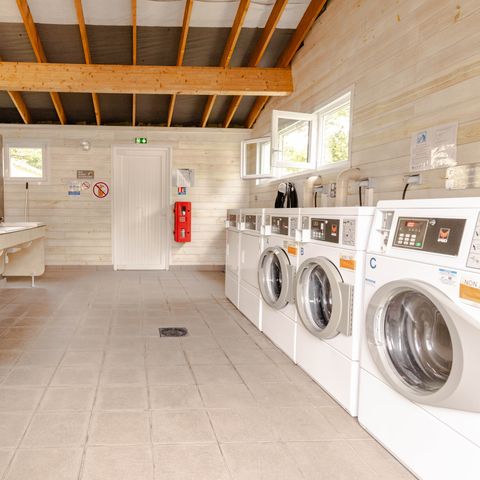 PIAZZOLA - Pacchetto: 1 veicolo, tenda o roulotte, elettricità