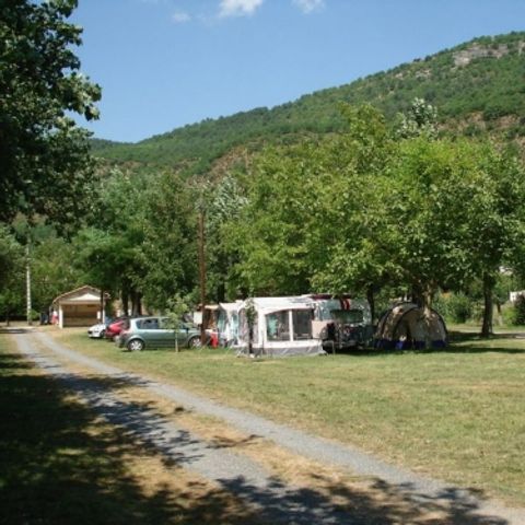 Kampeerplaats - Auto + tent/caravan of camper