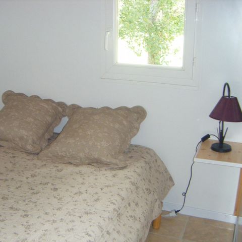 CHALET 4 personas - sobre pilotes a 2m de altura 2/4 plazas 30m².