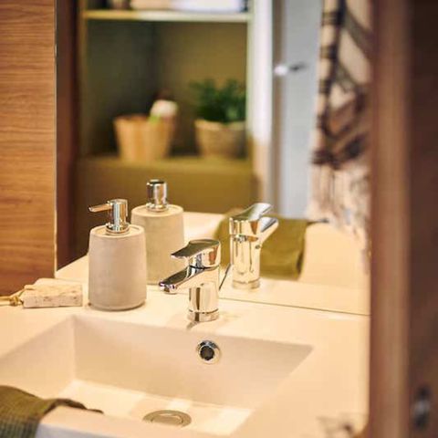 Safaritent 4 personen - Jungle Lodge 2bed - badkamer