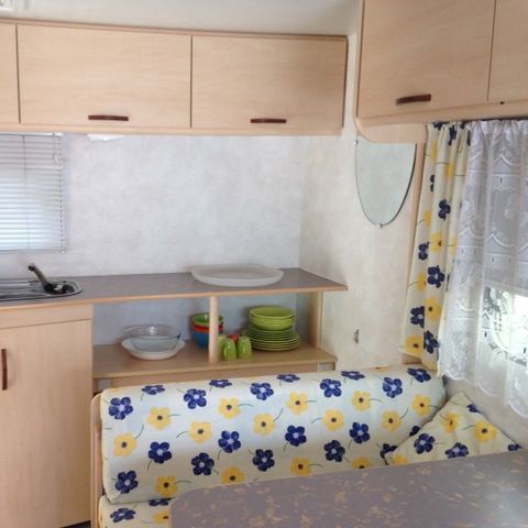 Wohnwagen 2 Personen - (ohne sanitäre Einrichtungen und ohne Wasser)