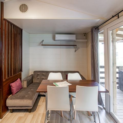 Stacaravan 4 personen - Tweepersoons 33m² / 2 slaapkamers / 2 badkamers met douche / airconditioning