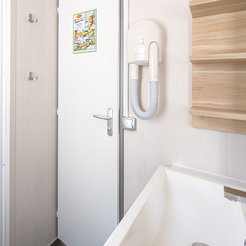 Stacaravan 4 personen - Superieur 36m² / 2 slaapkamers / 2 badkamers met douche / airconditioning