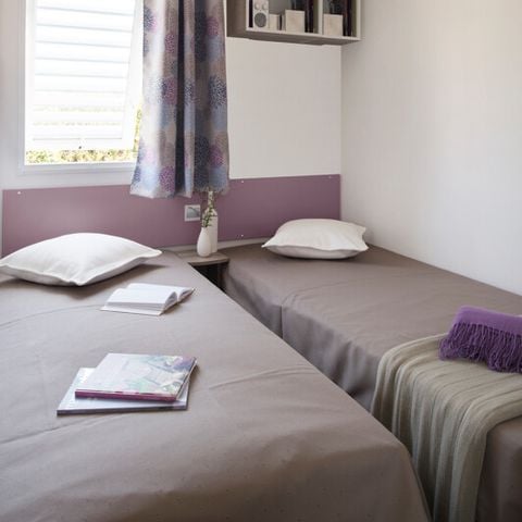 Mobilheim 6 personen - Standard 32m² (3 Schlafzimmer) + TV + Überdachte Terrasse - Anreise Sonntag