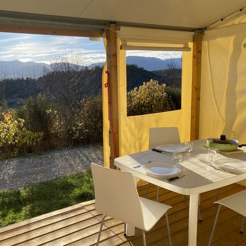 Glampingtent 4 personen - Standaard "Tithome" 30m² - 2 kamers - geen badkamer - inclusief terras