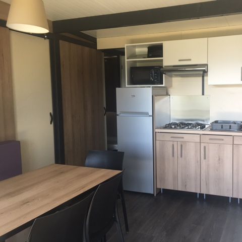 Chalet 5 Personen - Confort "Nouméa" 25m² - 2 Schlafzimmer (Modell 1) - Überdachte Terrasse + TV