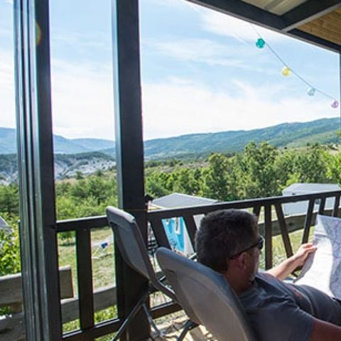 CHALET 5 people - Confort "Nouméa" 25m² - 2 bedrooms (Model 1) - Covered terrace + TV