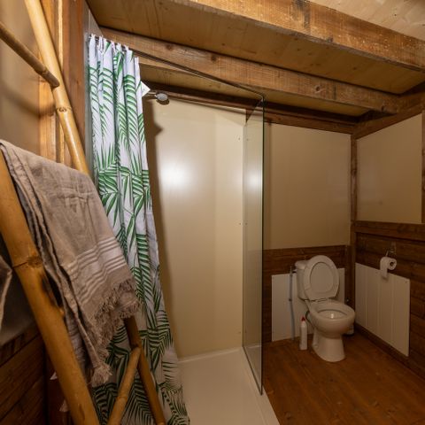 HÉBERGEMENT INSOLITE 6 personnes - Hébergement en hauteur "Le Nid d'Aigle" 44m² - 3 Chambres - Terrasse - LV - Plancha - Accès privé