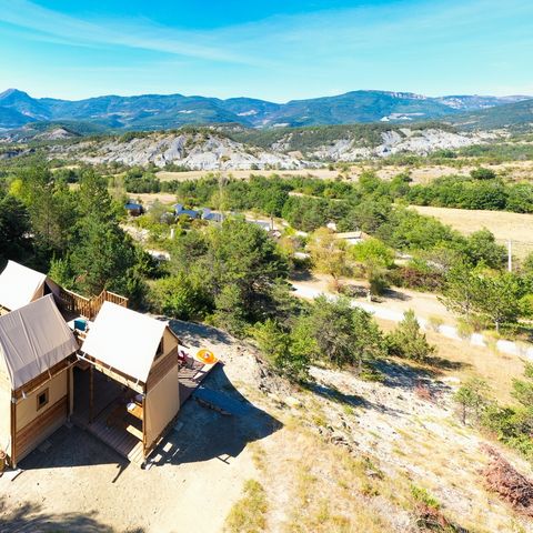 Hébergement 6 personnes - Hébergement en hauteur "Le Nid d'Aigle" 44m² - 3 Chambres - Terrasse - LV - Plancha - Accès privé
