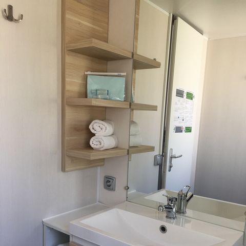 Mobilheim 4 Personen - Premium "Patio" 37m² - 2 Schlafzimmer - 2 Duschbäder + Privatgarten + 2 TV + Nespresso