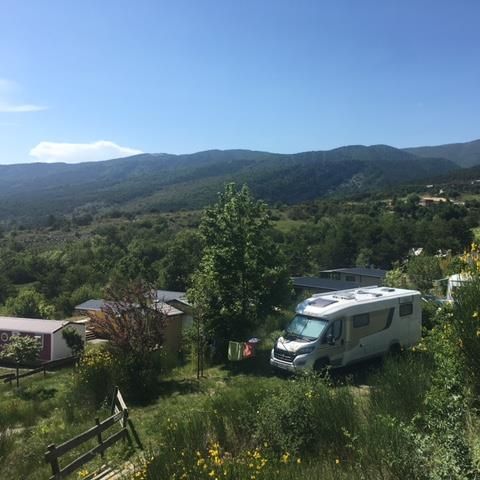 PLOT - Privilege package - pitch for tent, caravan or motor home (1 car / electricity) + water point