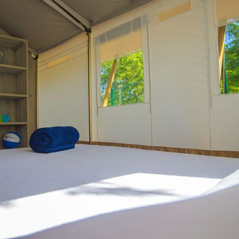 TENTE TOILE ET BOIS 5 personnes - Polari - Tente Safari + sanitaires + climatisation (5P)