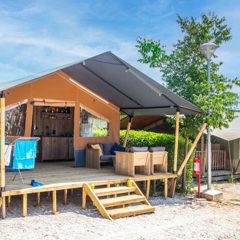 CANVAS AND WOOD TENT 4 people - Safari tent + sanitary + airco (4P) 