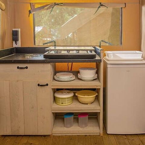 Safaritent 6 personen - Tente Safari | 3 Ch. | 6 Pers. | Verhoogd terras | 1 Badkamer | Air-con.