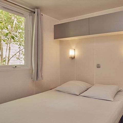 Stacaravan 6 personen - Klassiek | 3 slaapkamers | 6 pers | Verhoogd terras | Airconditioning | TV