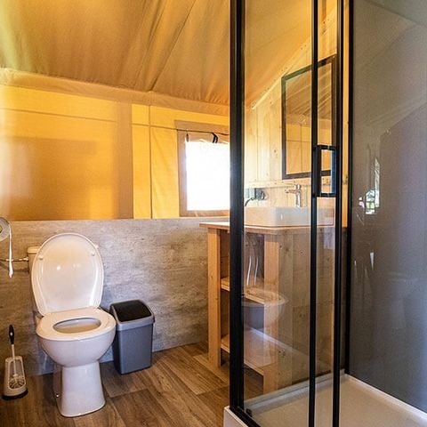 Safaritent 4 personen - Safaritent Woody 25 Luxury voor 4 personen inclusief badkamer en keuken