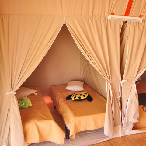 Glamping tent 4 persons - 2-bedroom canvas bungalow - no sanitary facilities