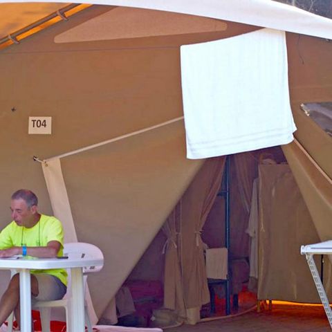Glamping tent 4 persons - 2-bedroom canvas bungalow - no sanitary facilities