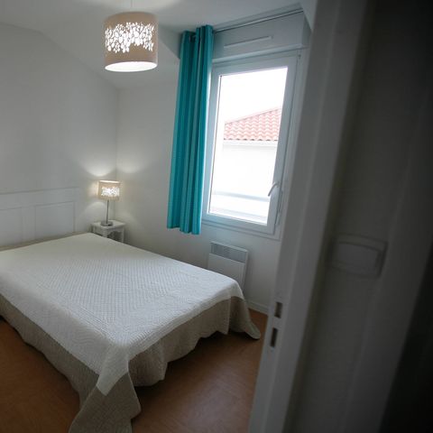 HOUSE 4 people