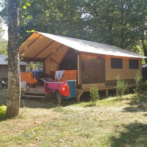 Canvas and wooden tent 5 persons - VICTORIA LODGE - without sanitary facilities 20 sqm