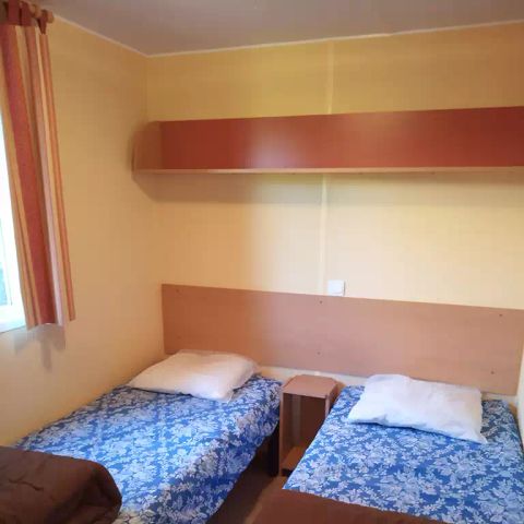 Mobile home 6 persons - 5/6 person mobile home with sanitary facilities and tv with covered terrace