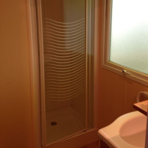 Mobile home 5 persons - 4/5 person mobile home with sanitary facilities and tv with covered terrace