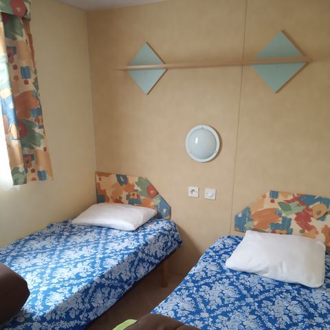 Mobile home 5 persons - 4/5 person mobile home with sanitary facilities and tv with covered terrace