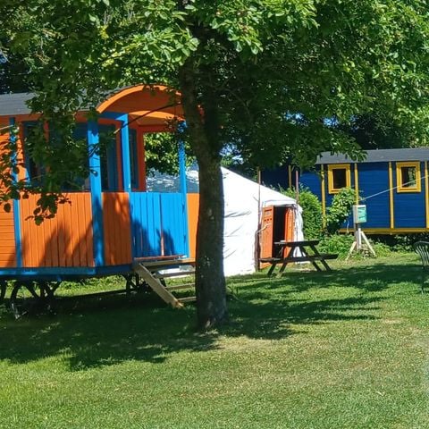 UNUSUAL ACCOMMODATION 4 people - caravan 4 people max