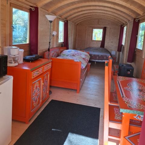 UNUSUAL ACCOMMODATION 2 people - caravan 2 pers
